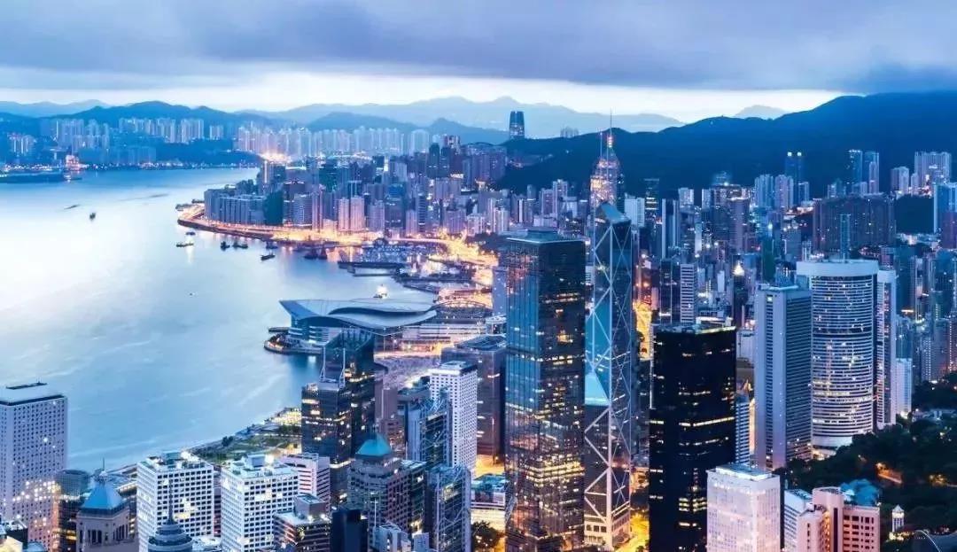 Which companies are suitable for registering Hong Kong companies?